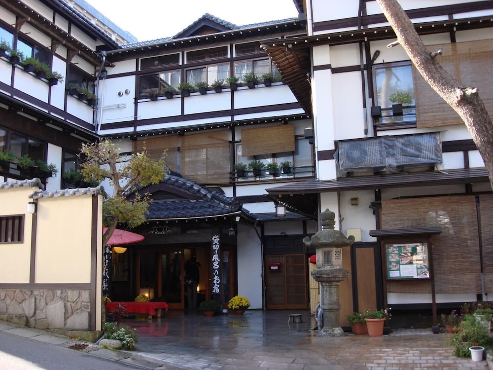 Ekinariya Ryokan 2/23