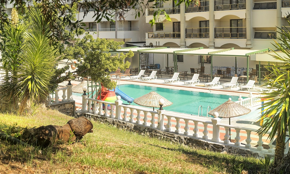 Temple Beach Hotel 1/40