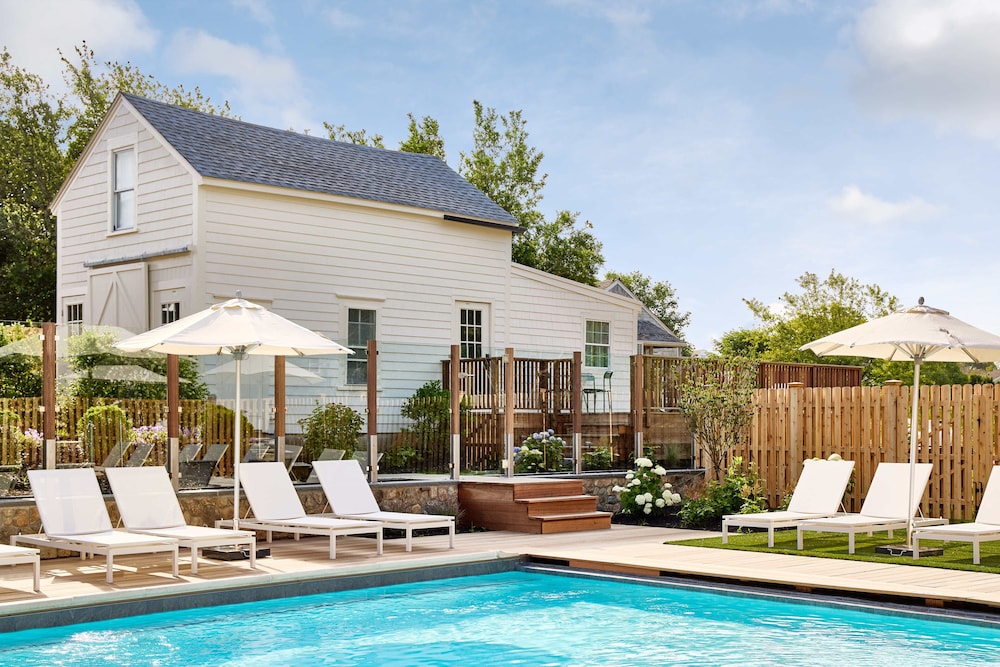Block Island Beach House 45/50