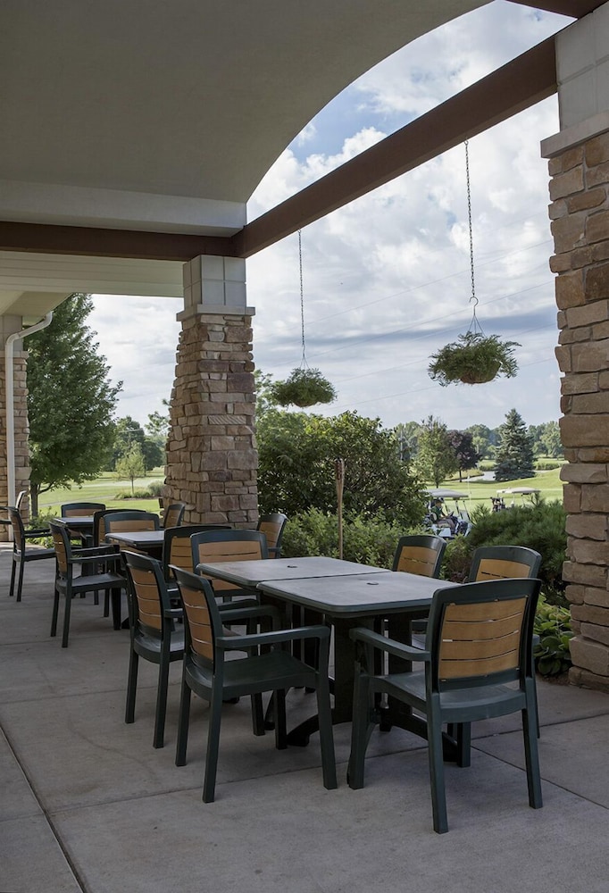 Swan Lake Resort 19/26