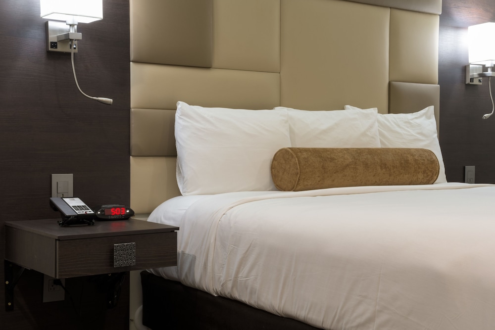 Hotel Xilo Glendale 18/51