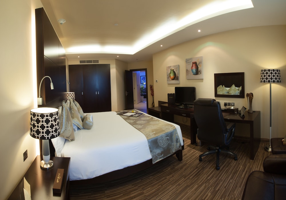 Metropolitan Al Mafraq Hotel 20/71