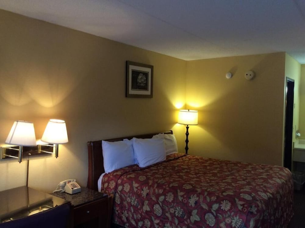 Days Inn by Wyndham York Alabama 23/32