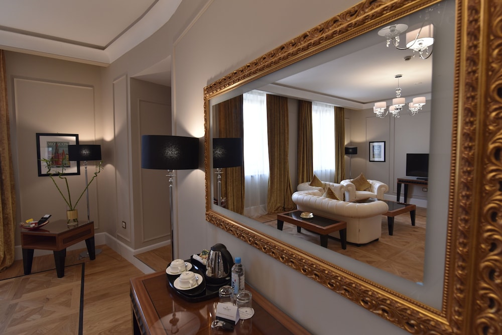 GRAND HOTEL YEREVAN 54/65