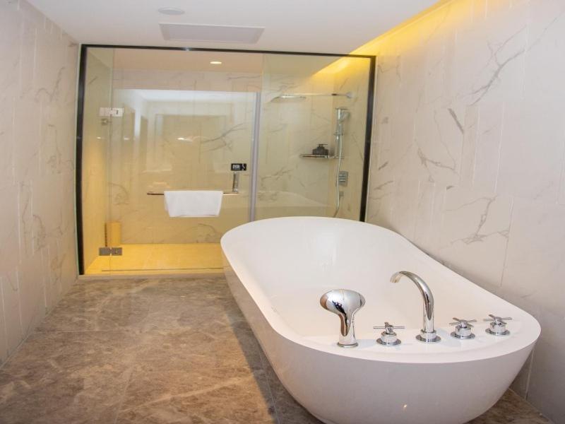GreenTree Eastern Hotel Hainan Free Trade Port Jiangdong New District Meilan Airport 42/43
