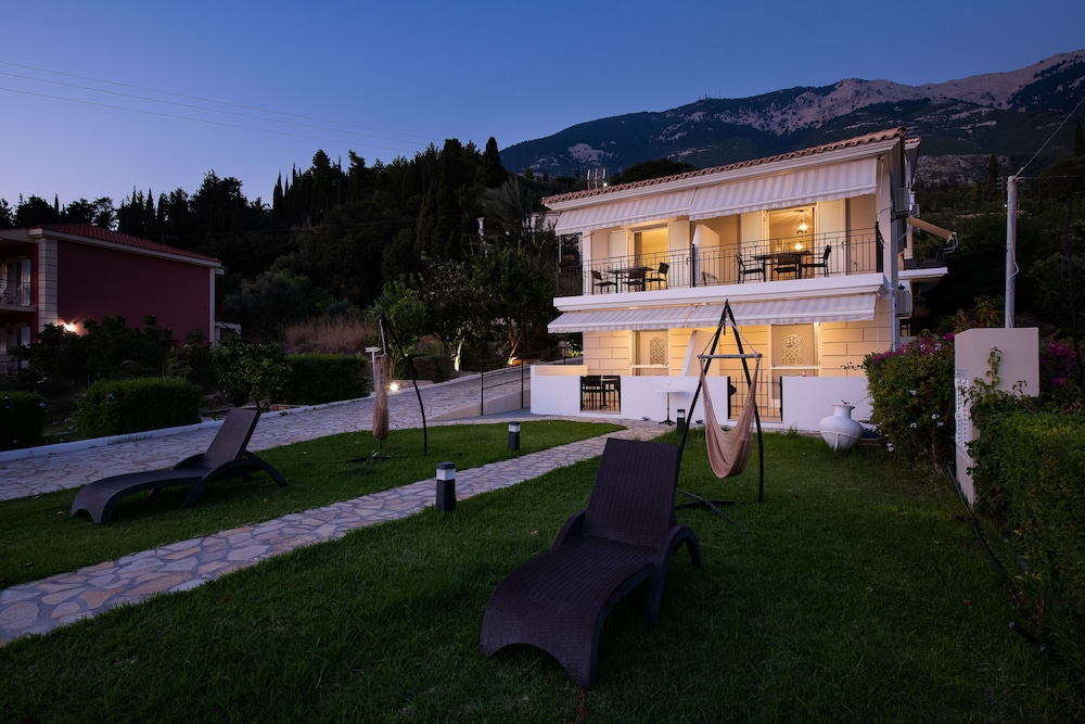 Thomatos Apartments Lourdas Beach 42/50