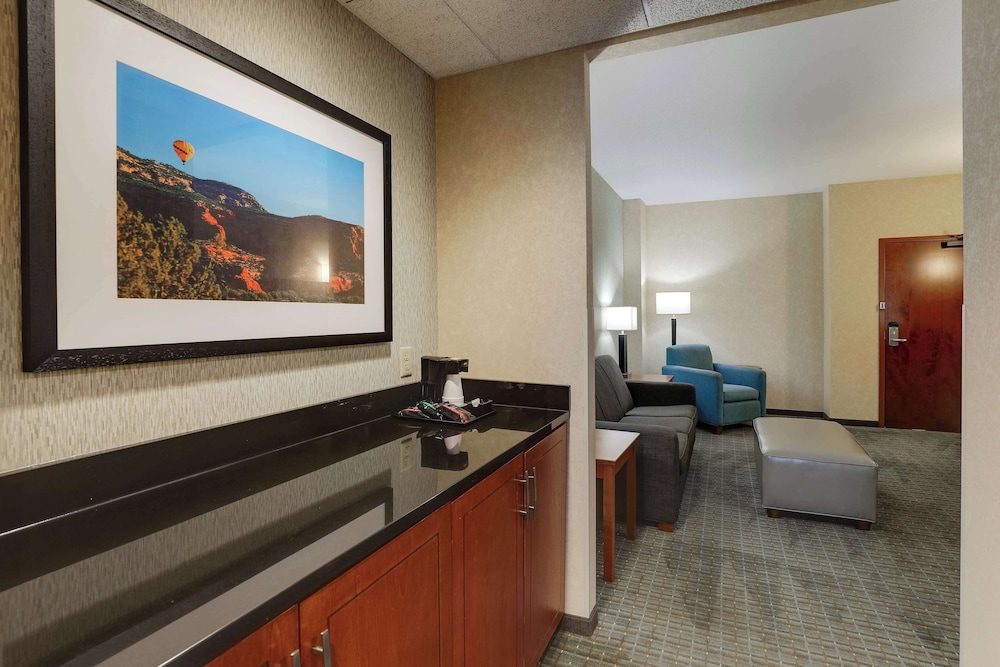 Drury Inn and Suites Phoenix Chandler Fashion Center 4/50