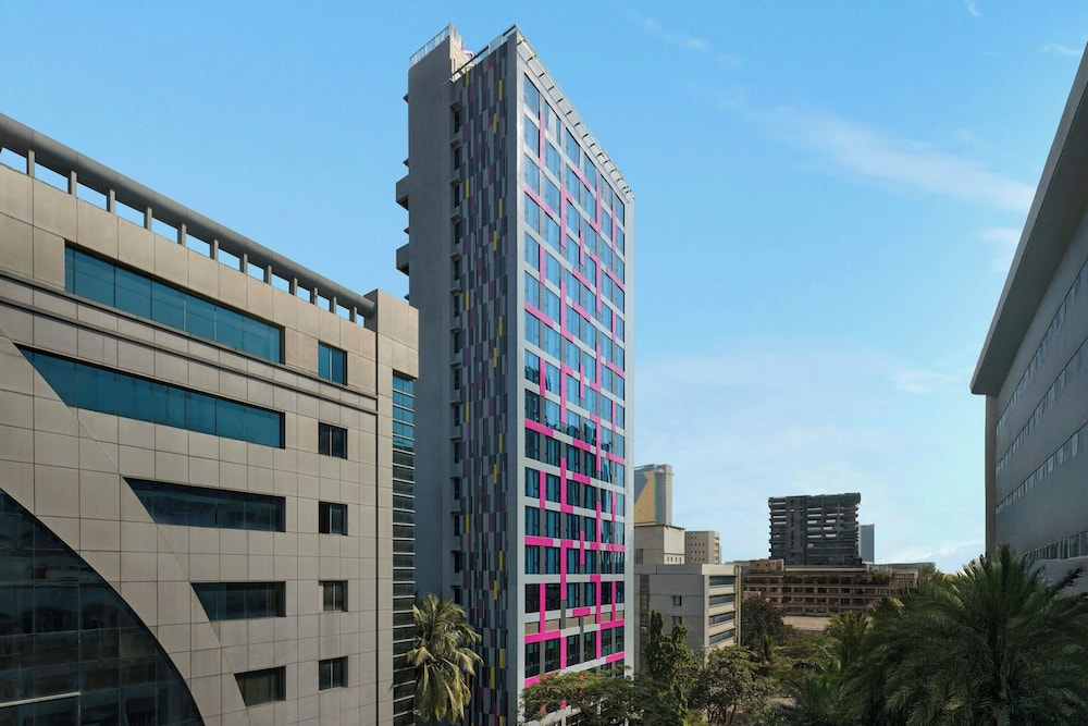 Moxy Mumbai Andheri West 2/40