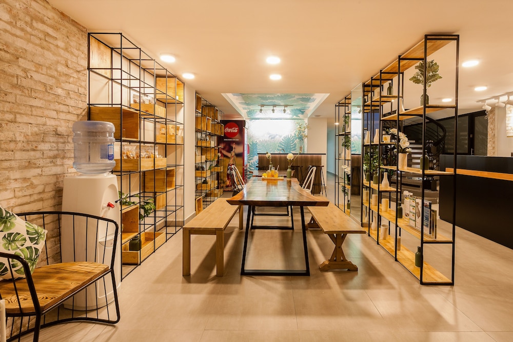 La Regatta Boutique Residences 56/72