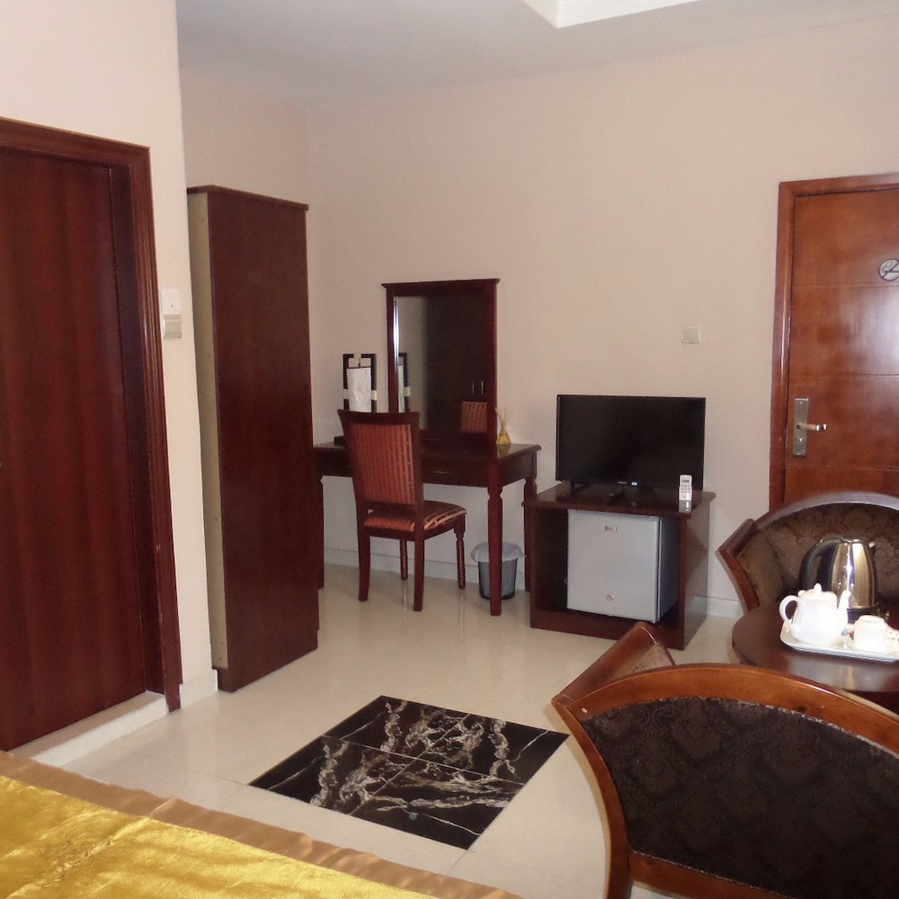 Rightgate Hotel & Suites 22/30