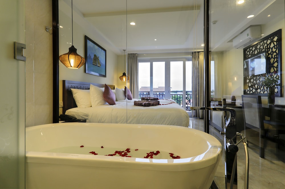 River Suites Hoi An Hotel 35/73