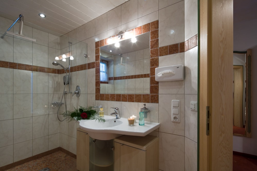 Hotel Obermair Fieberbrunn 28/33