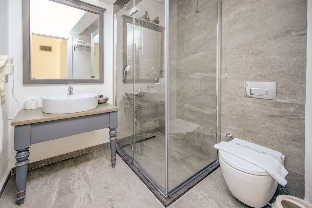 Kefi Beach And Suites 48/50
