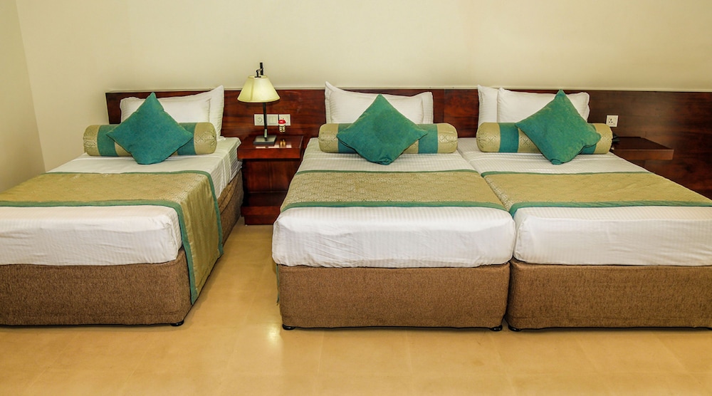 Room at Oak Ray Heritage Hotel, KANDY