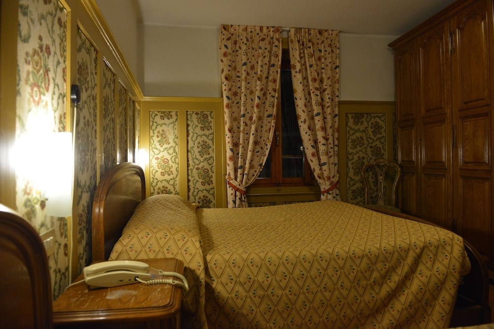 Gufo Hotel Sat Arr Dep Only 15/47