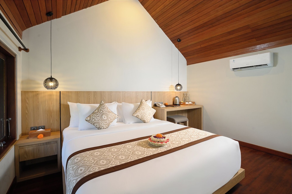 1 BEDROOM, MEZZANINE
