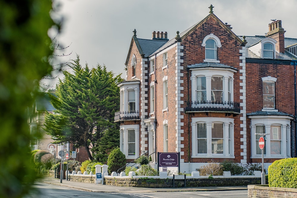 17 West Street 2/41