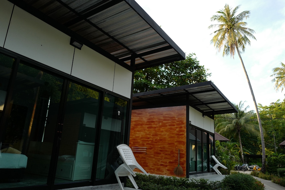 Nature Beach Resort 9/70