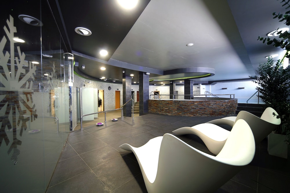 Apartahotel & Spa Jacetania 33/67