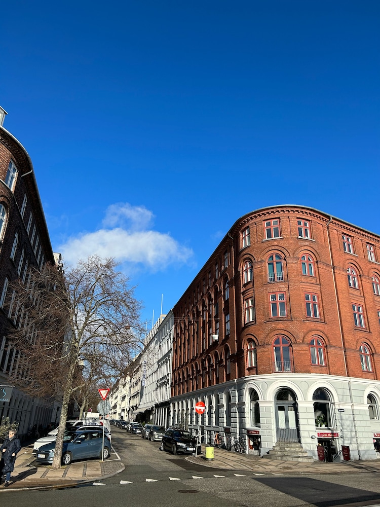 Hotel Maritime 38/45