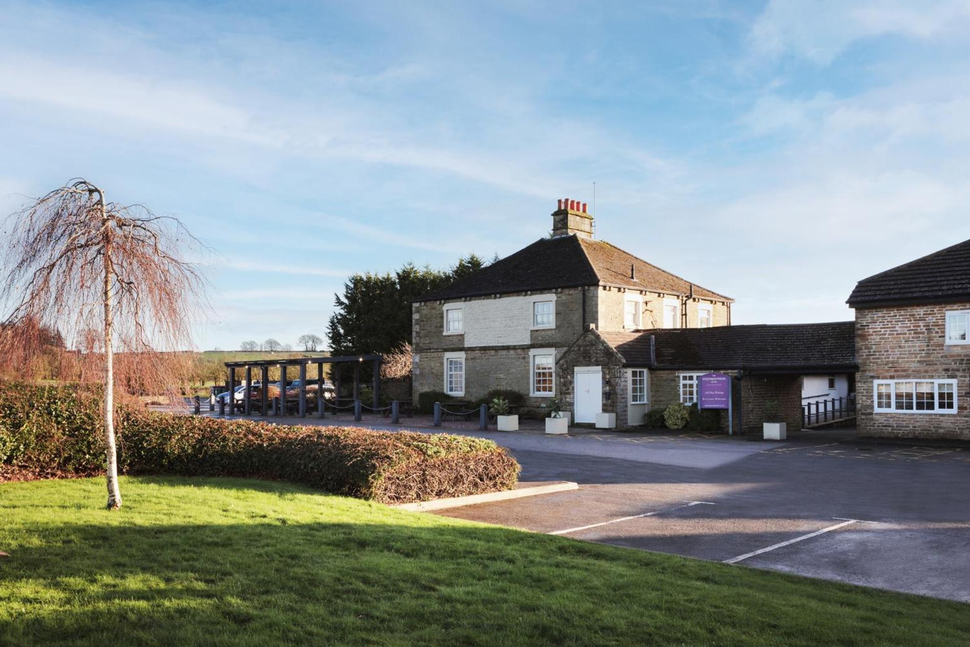 The Highwayman Hotel 49/59