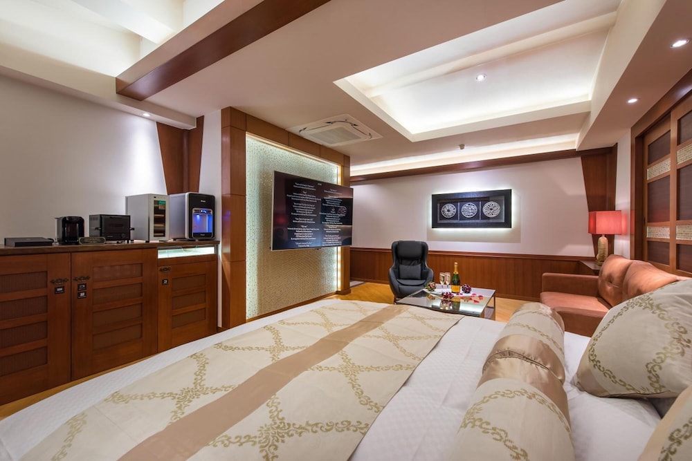 Hotel Dior 7 41/67