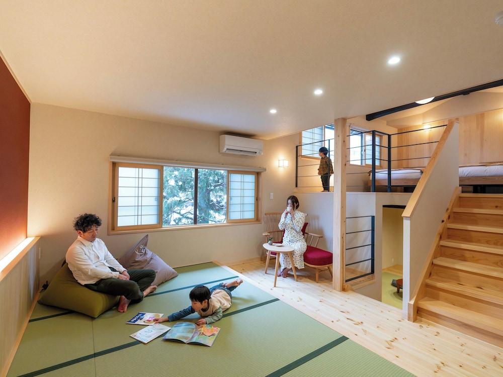 Sky, Single Bed