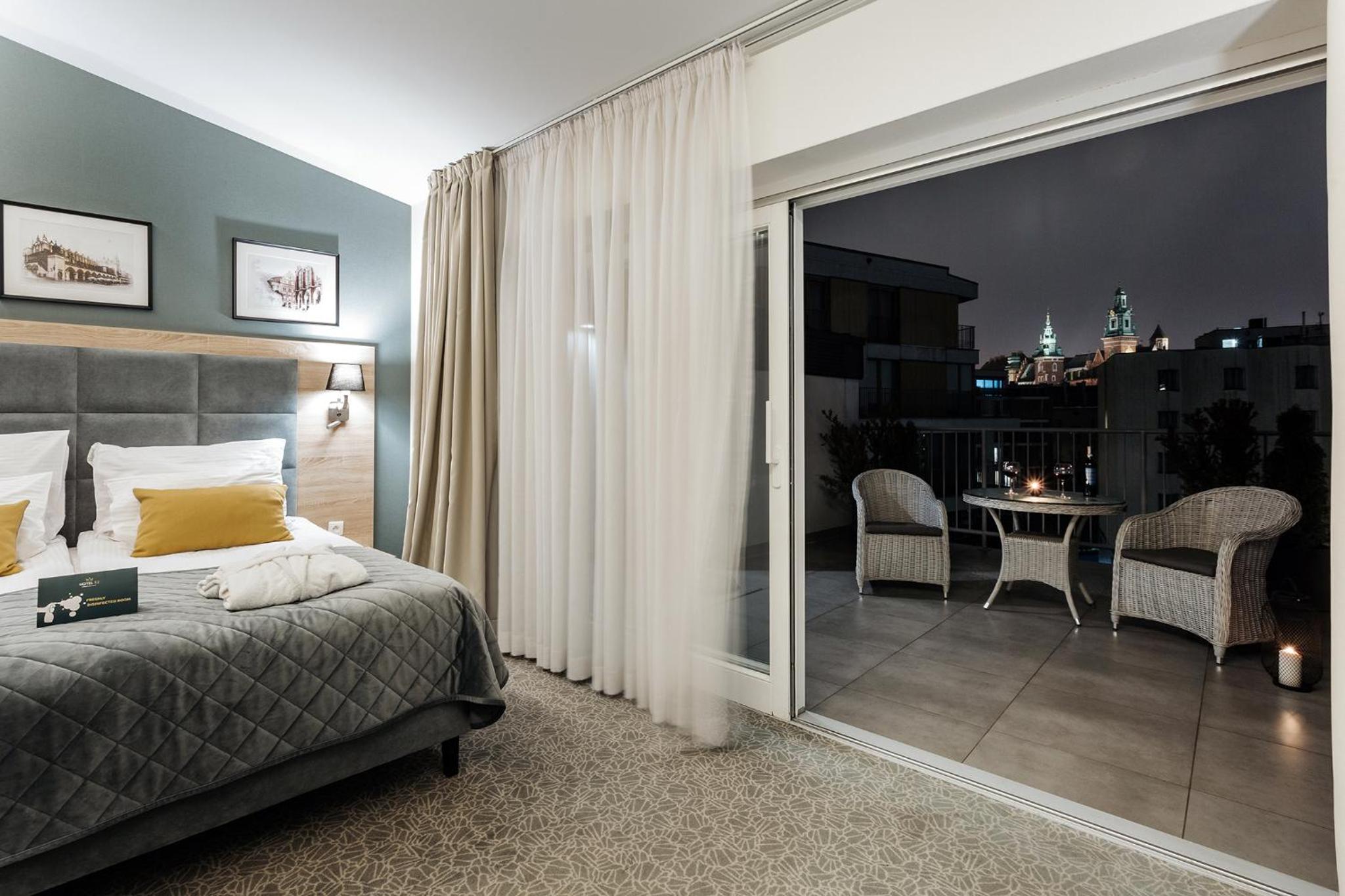 غرفة بسرير مزدوج بشرفة، Hotel 32 Krakow Old Town 4/8