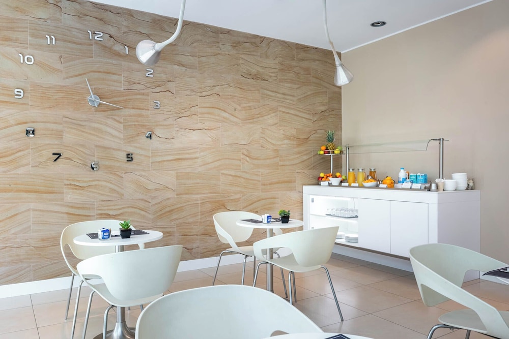 iH Hotels Milano Watt 13 59/76