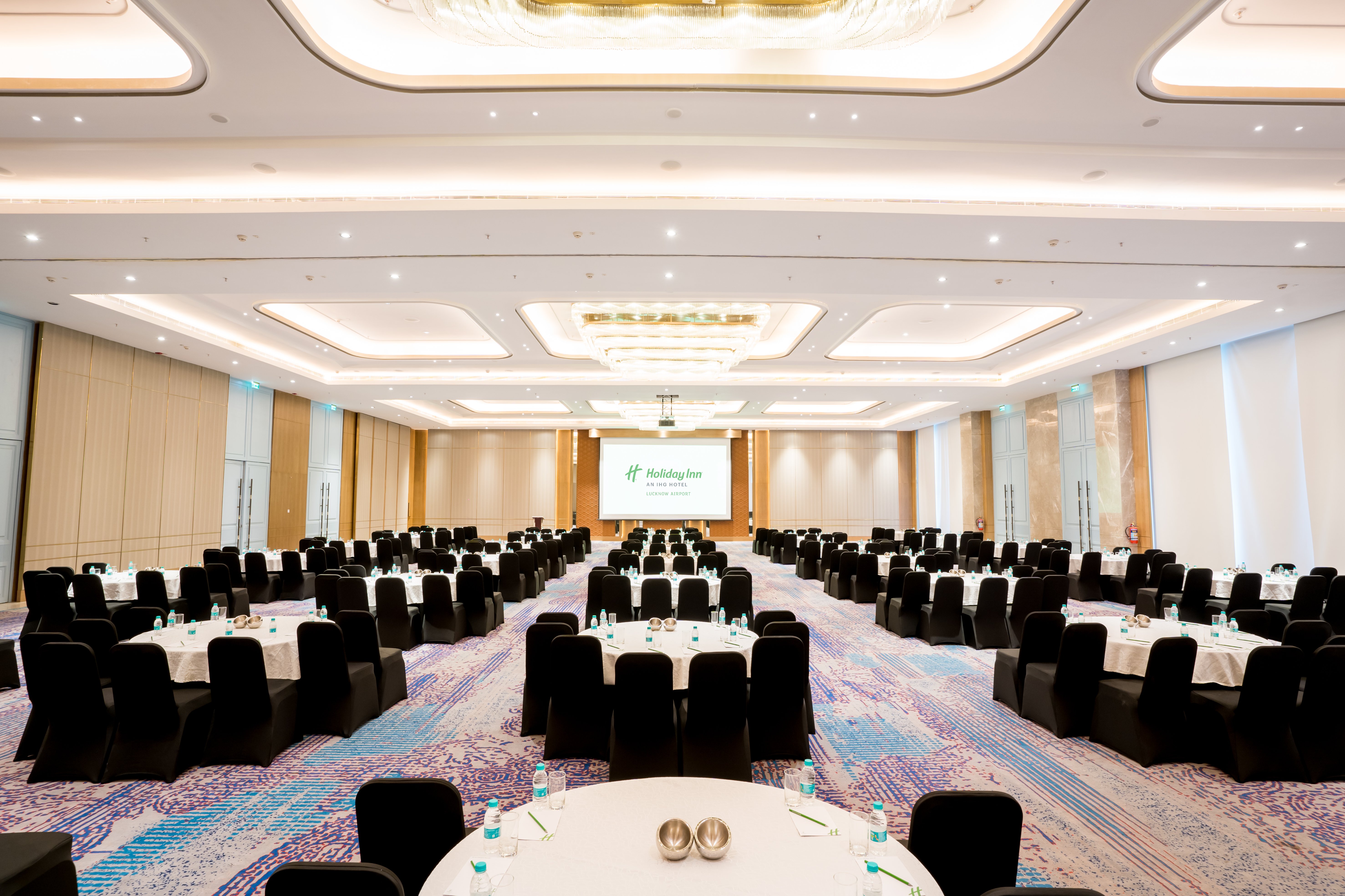 Holiday Inn Lucknow Airport 36/54