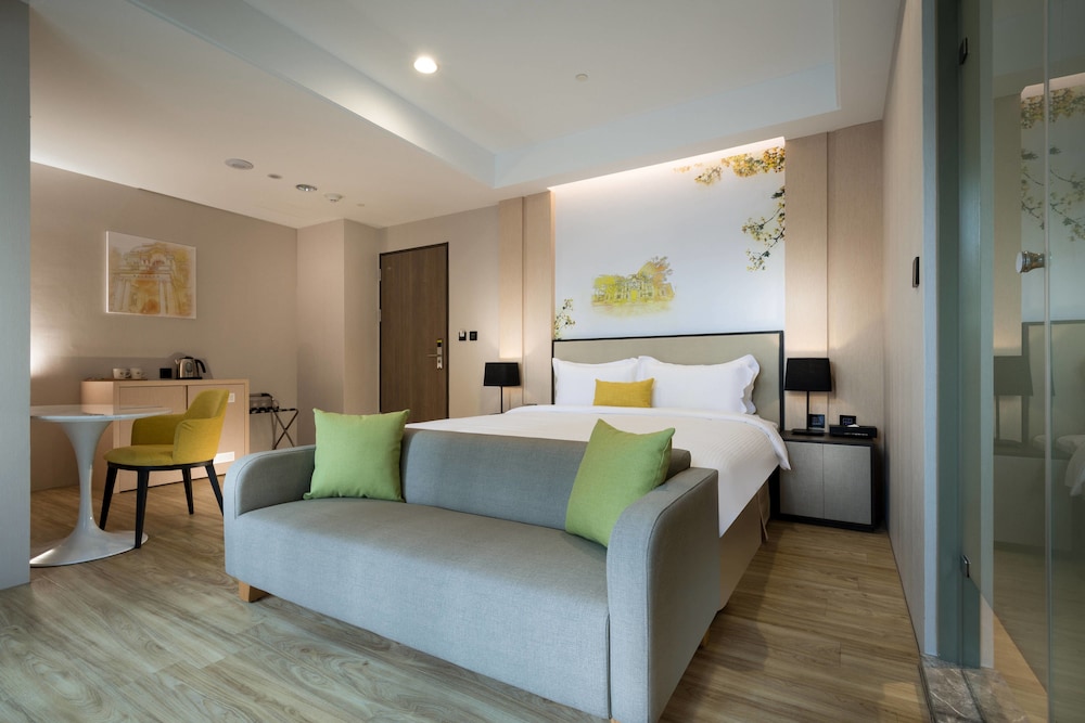 Hua Hotel 9/67