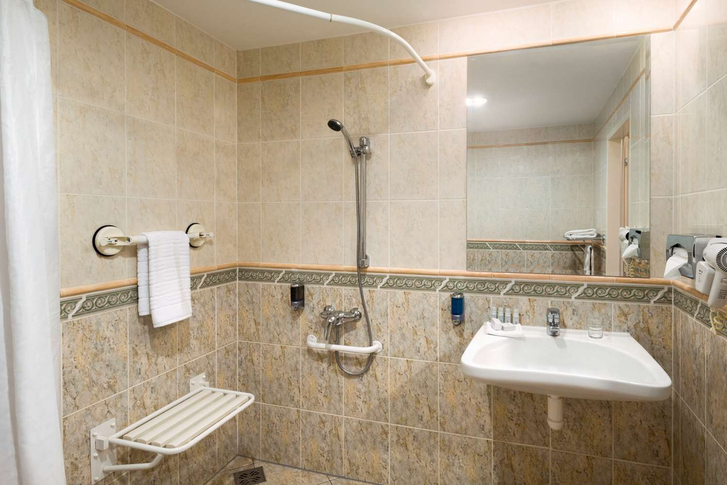 Ramada by Wyndham Prague City Centre 8/9