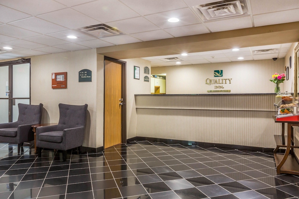 Quality Inn Hyde Park Poughkeepsie North 8/40