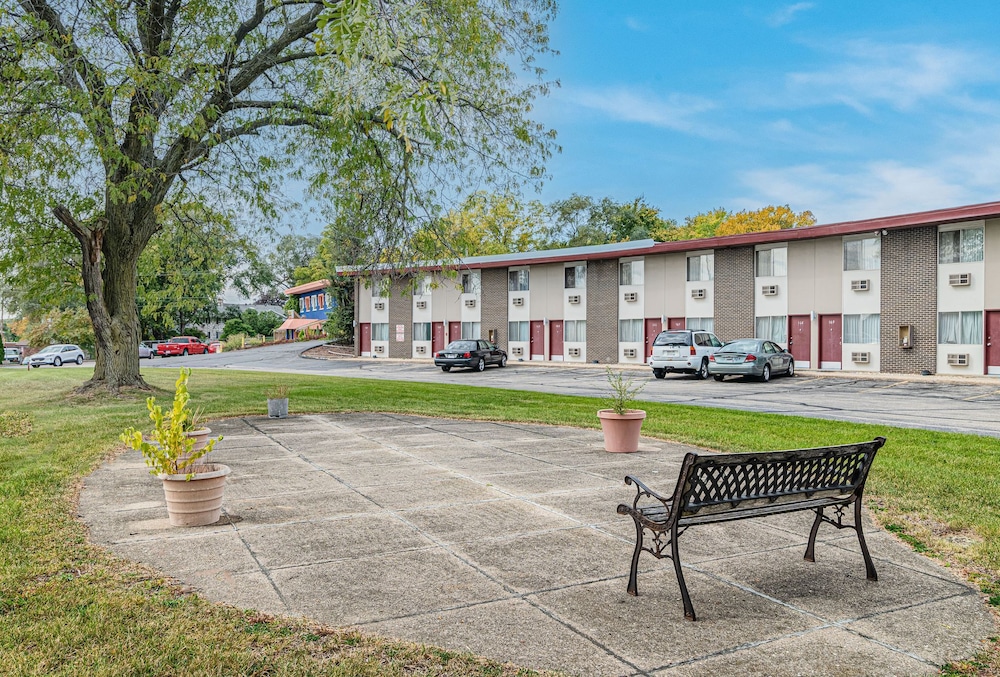 Rainbow Motel 1/15