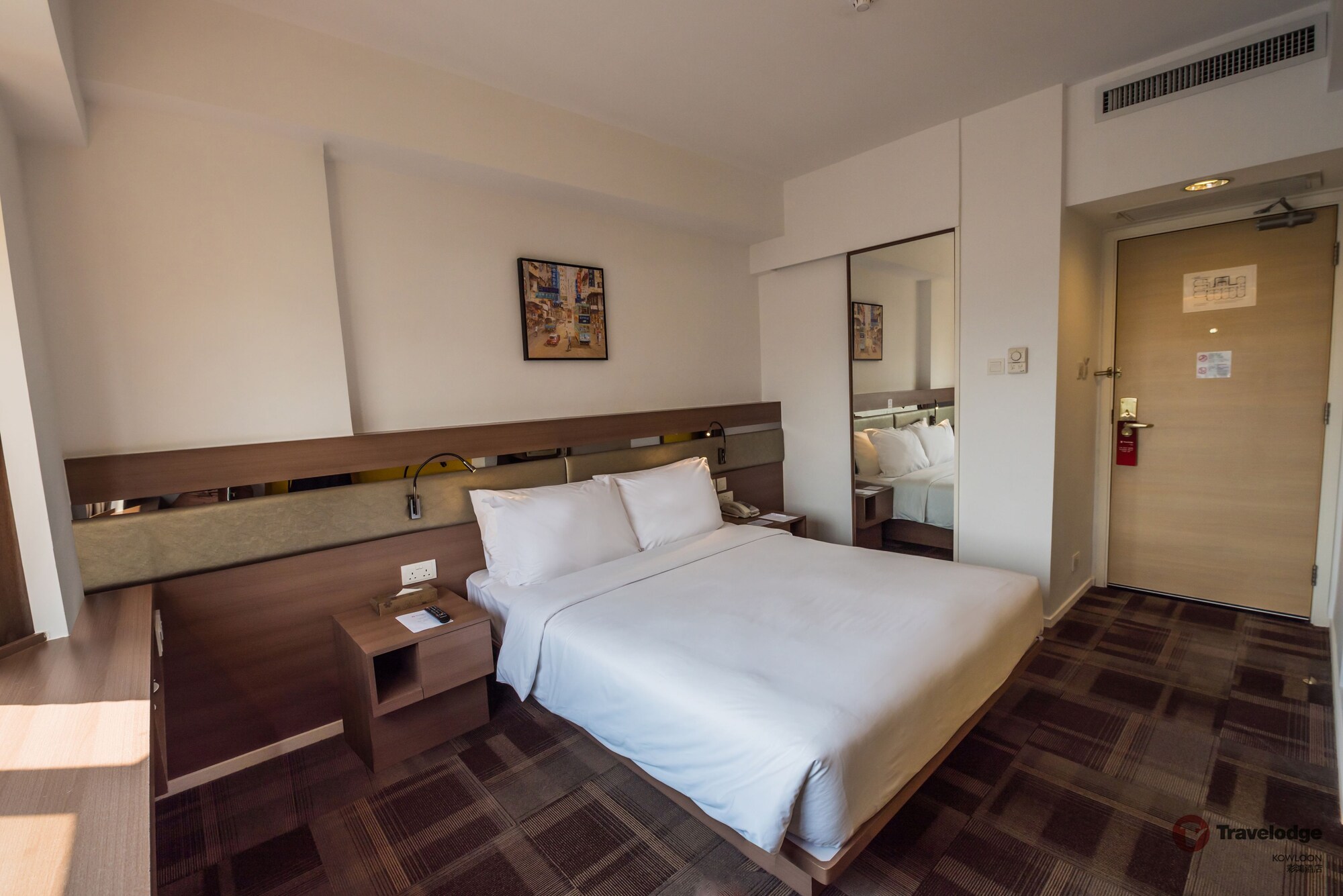 DELUXE, QUEEN BED