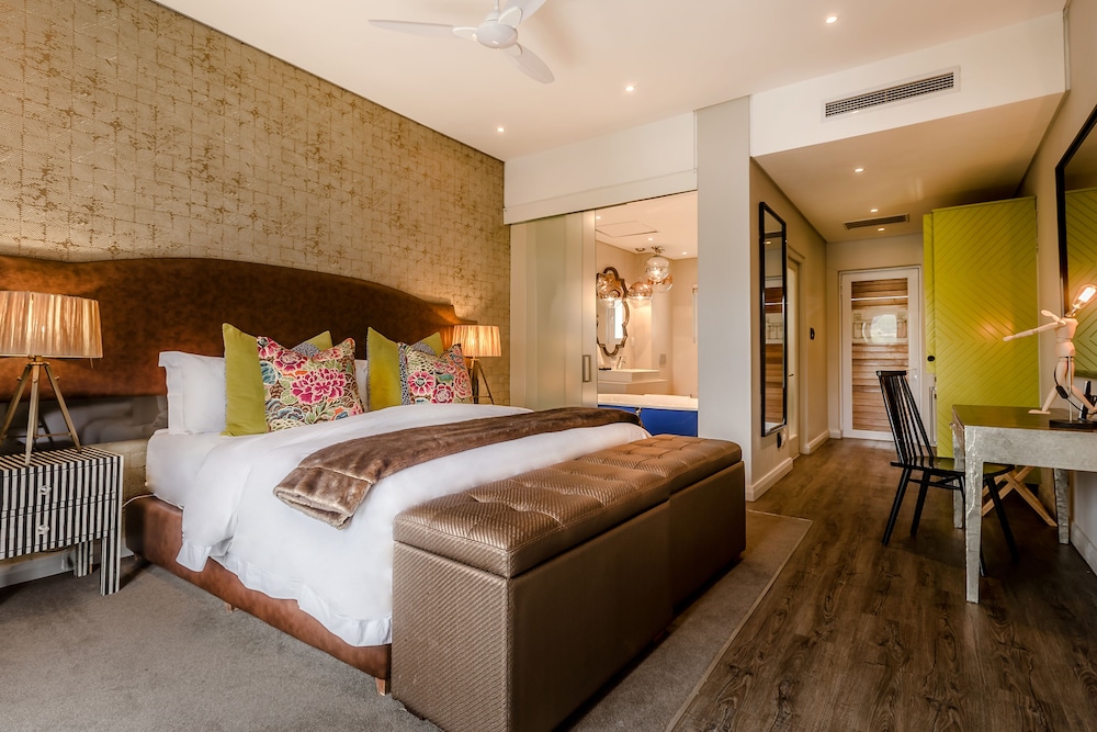 LUXURY, DOUBLE OR TWIN BED, MOUNTAIN VIEW