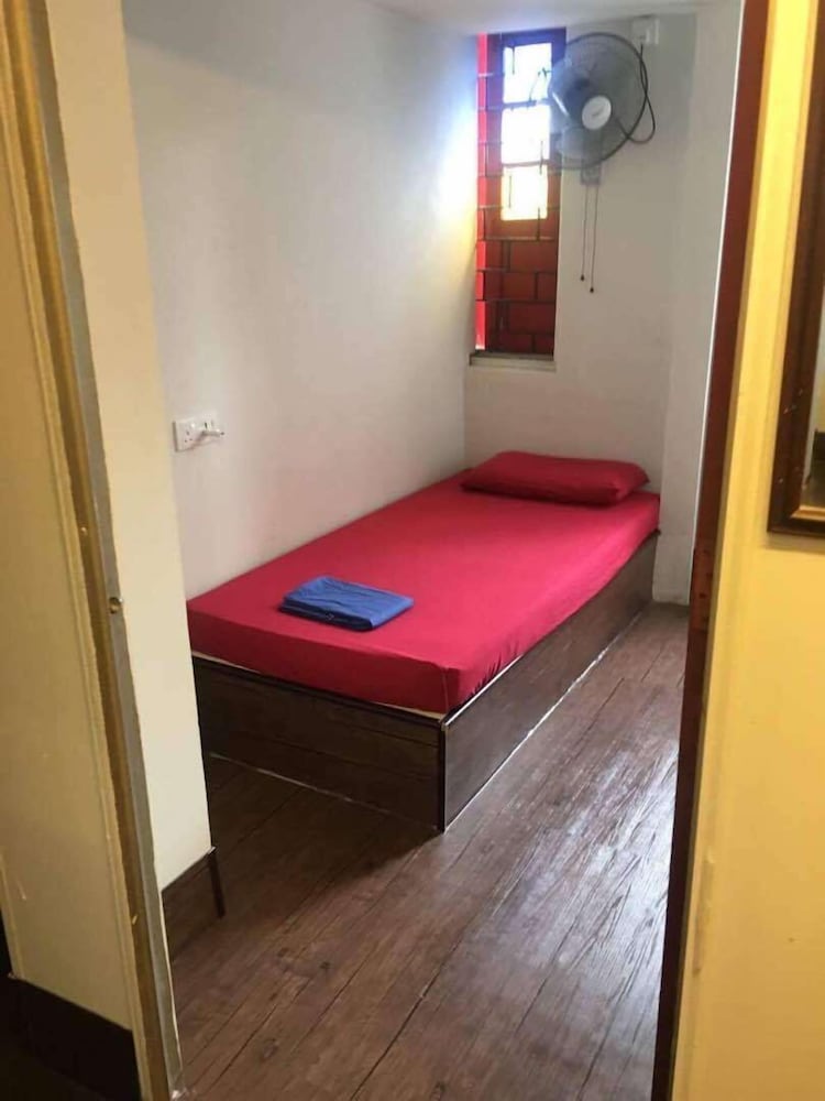 STEP INN GUEST HOUSE 21/31
