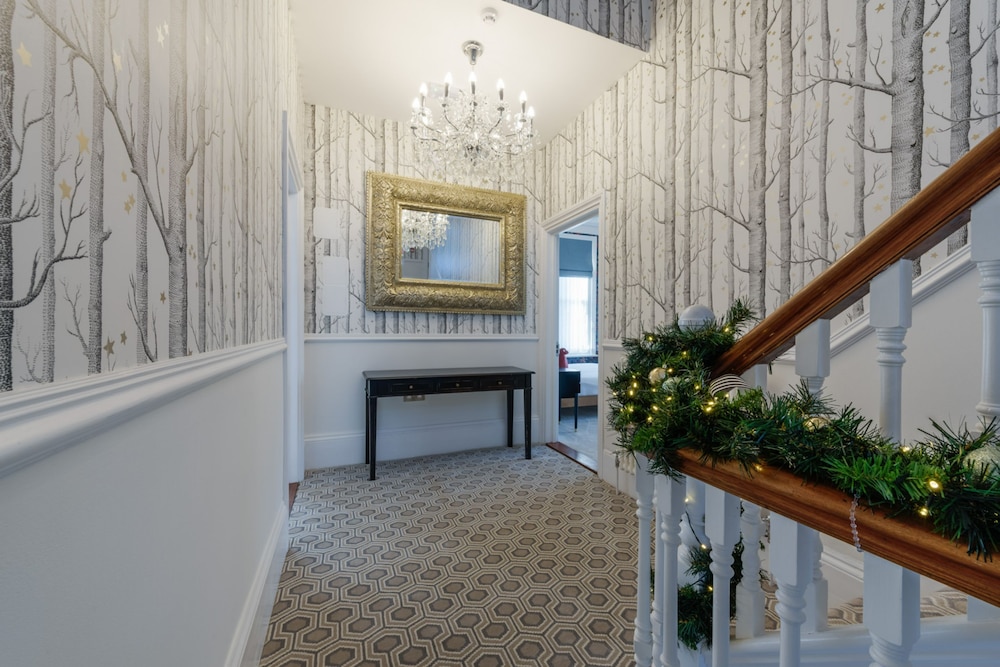 The Clarence Hotel 33/46