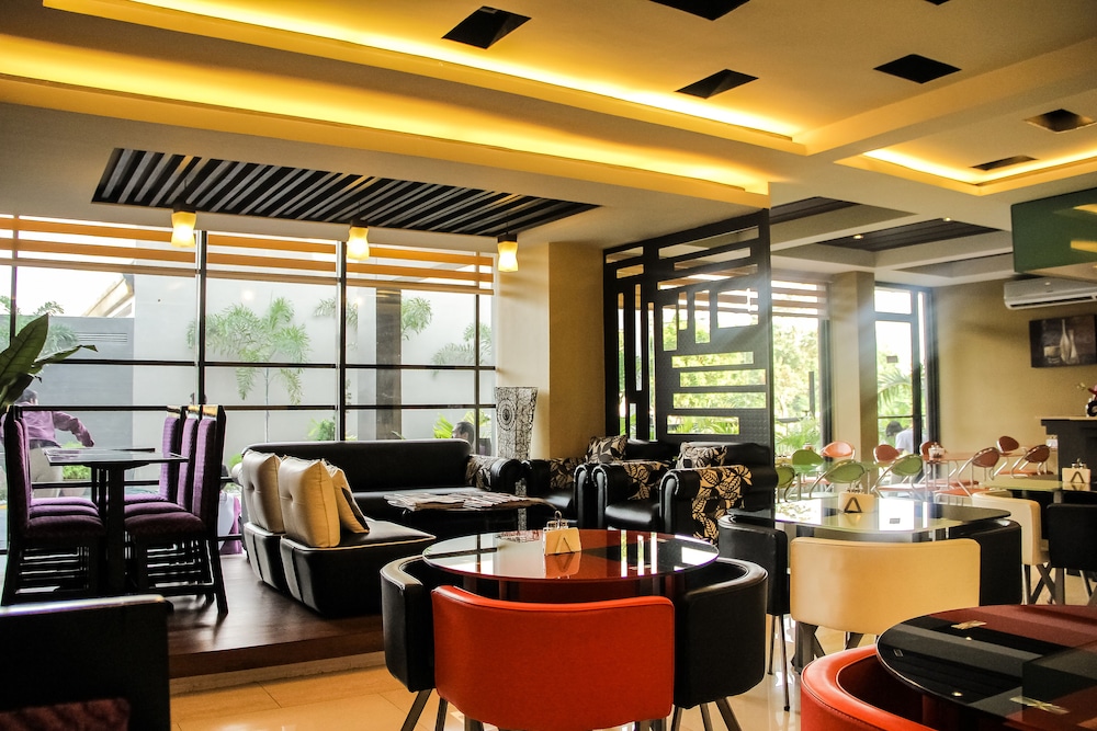 The Horizon Suites and Arcade 30/35