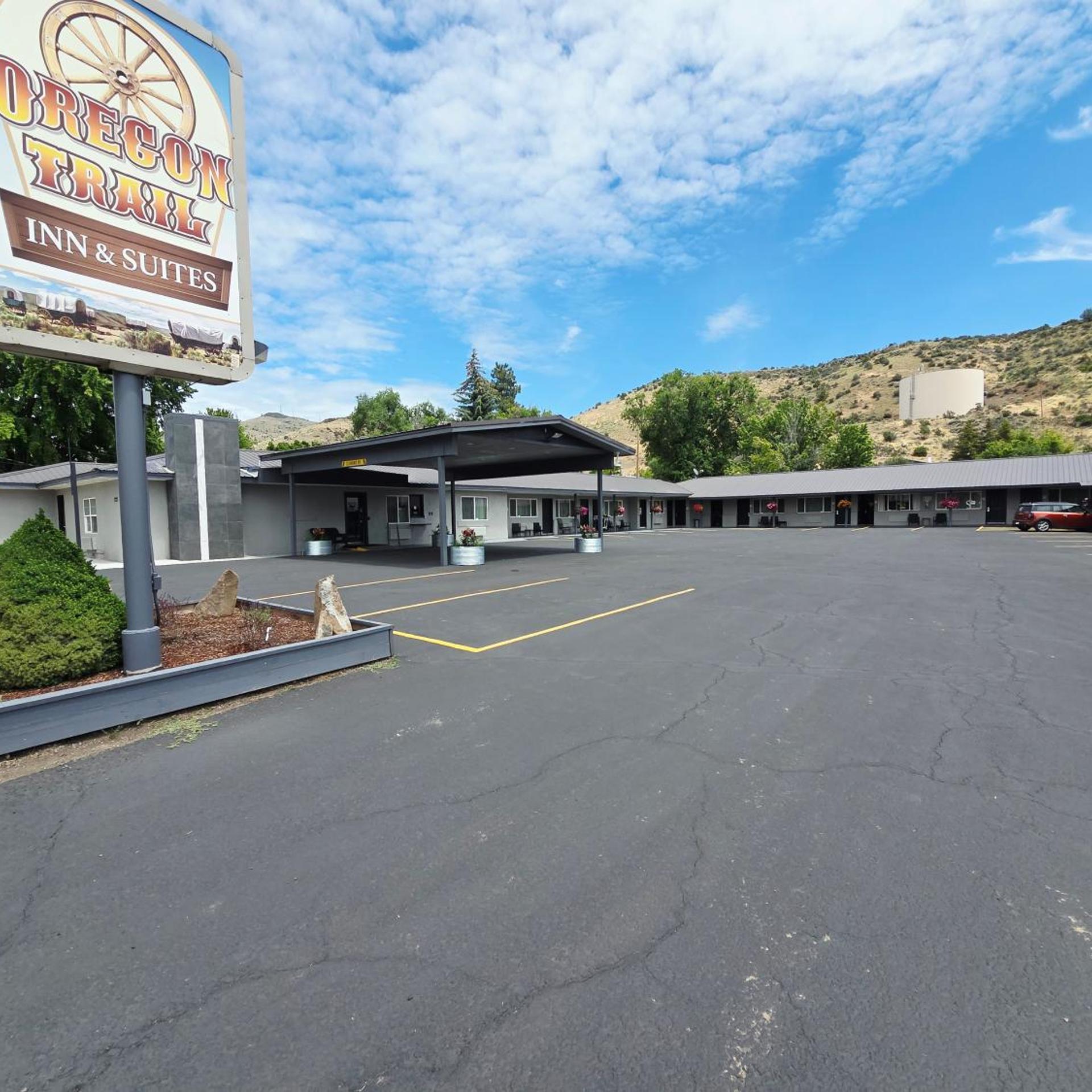 Oregon Trail Inn and Suites 33/50