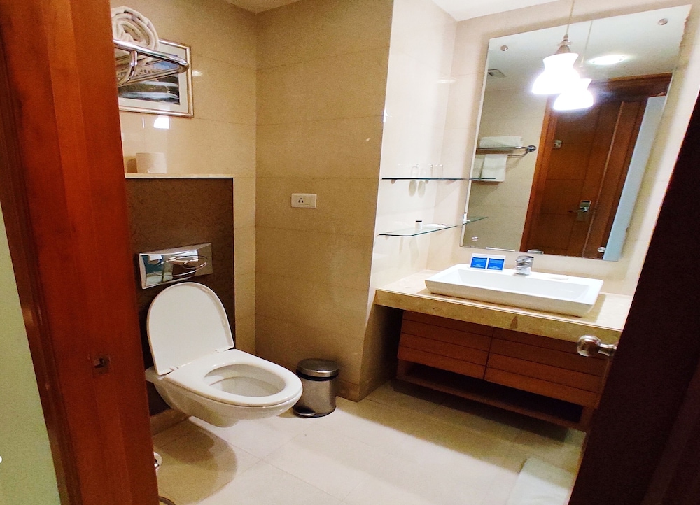 AMBROSIA SAROVAR PORTICO 48/50