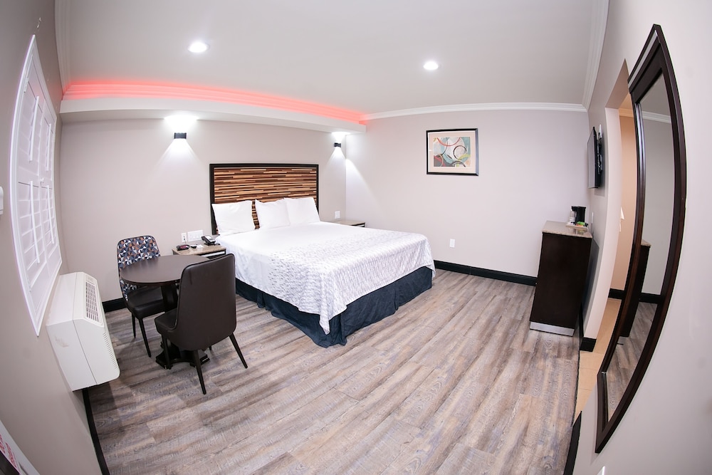 Diamond Bell Inn And Suites 29/54