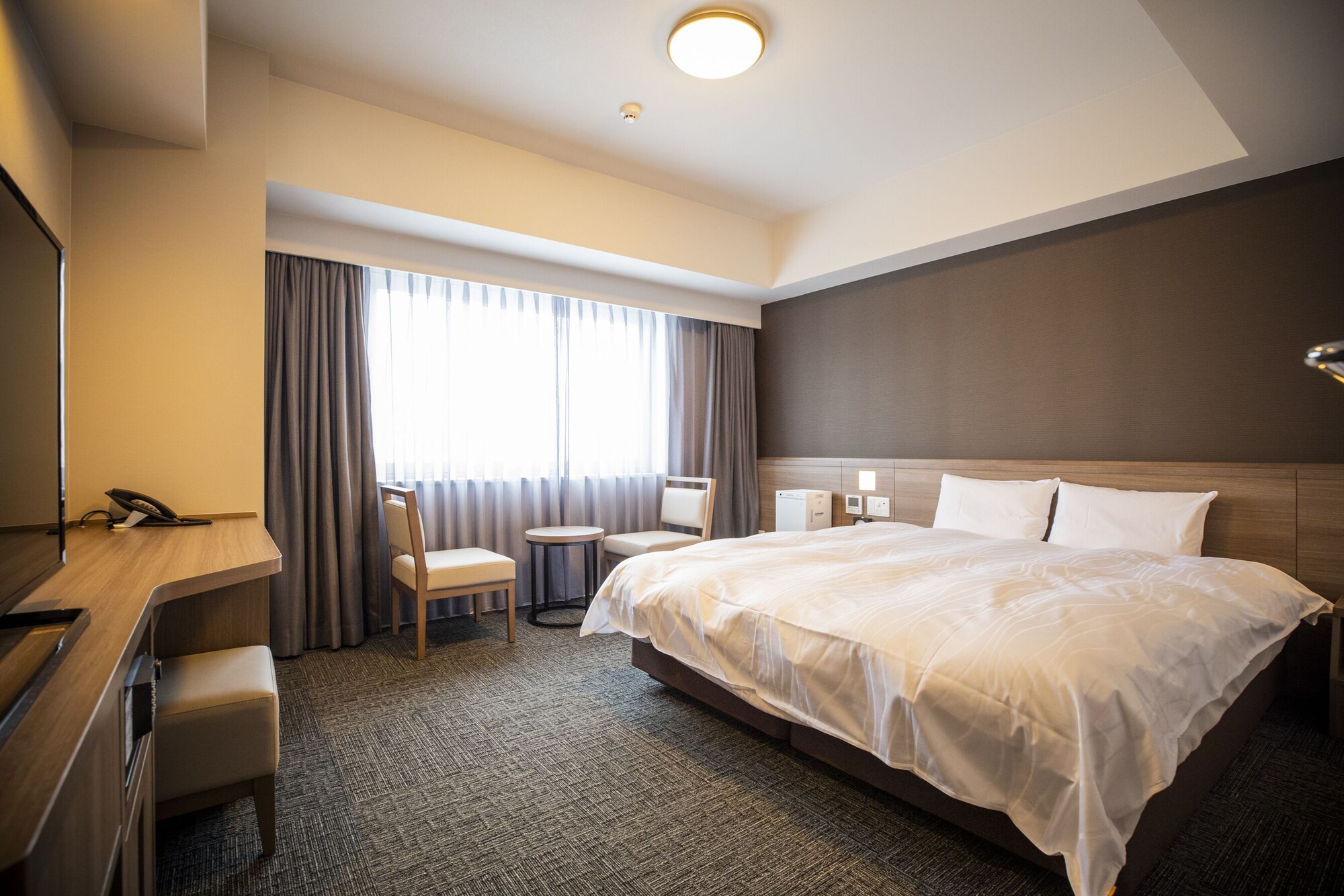 JAPANESE, WESTERN, MODERATE, QUEEN BED