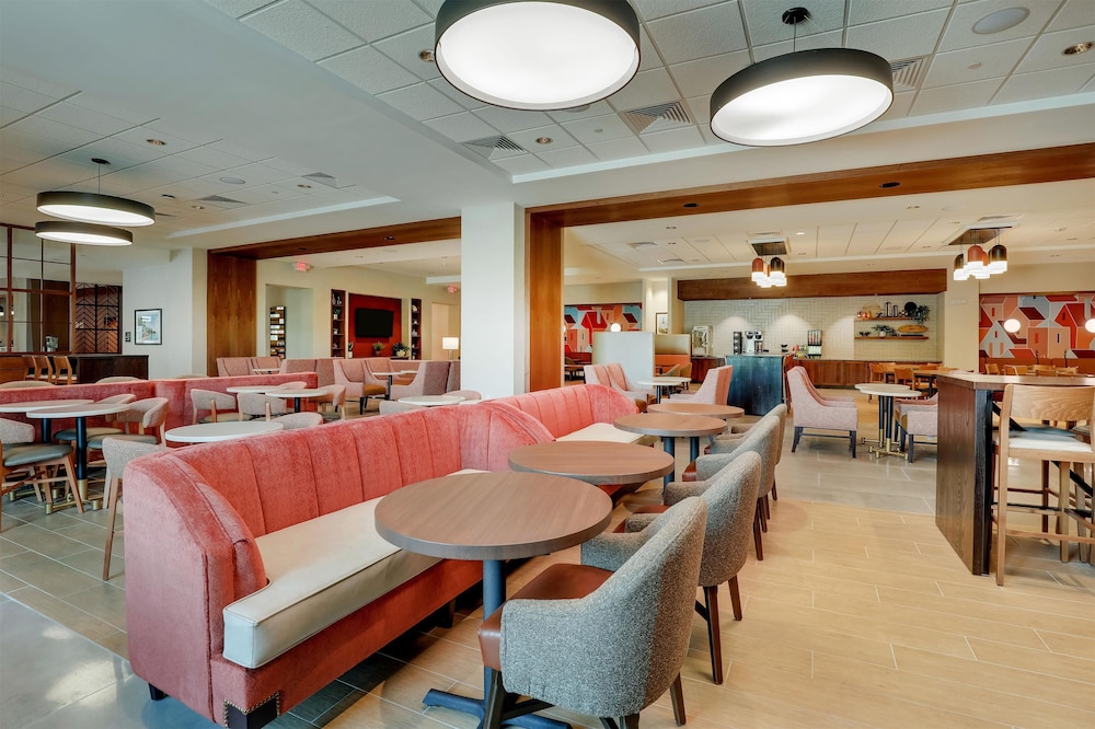Drury Plaza Hotel North Charleston 46/55