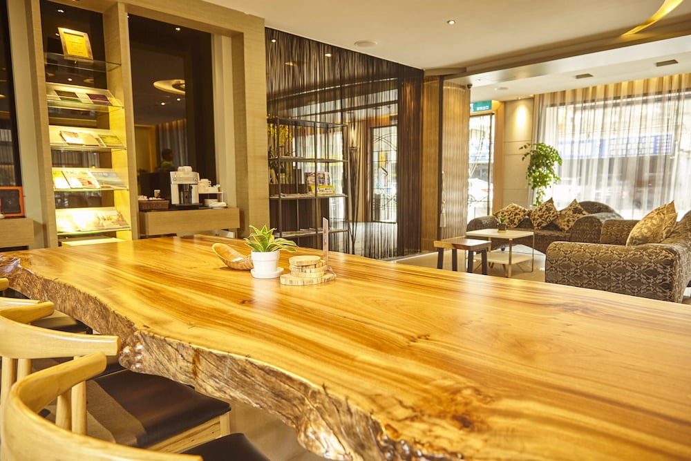 Forward Hotel Taipei 50/75