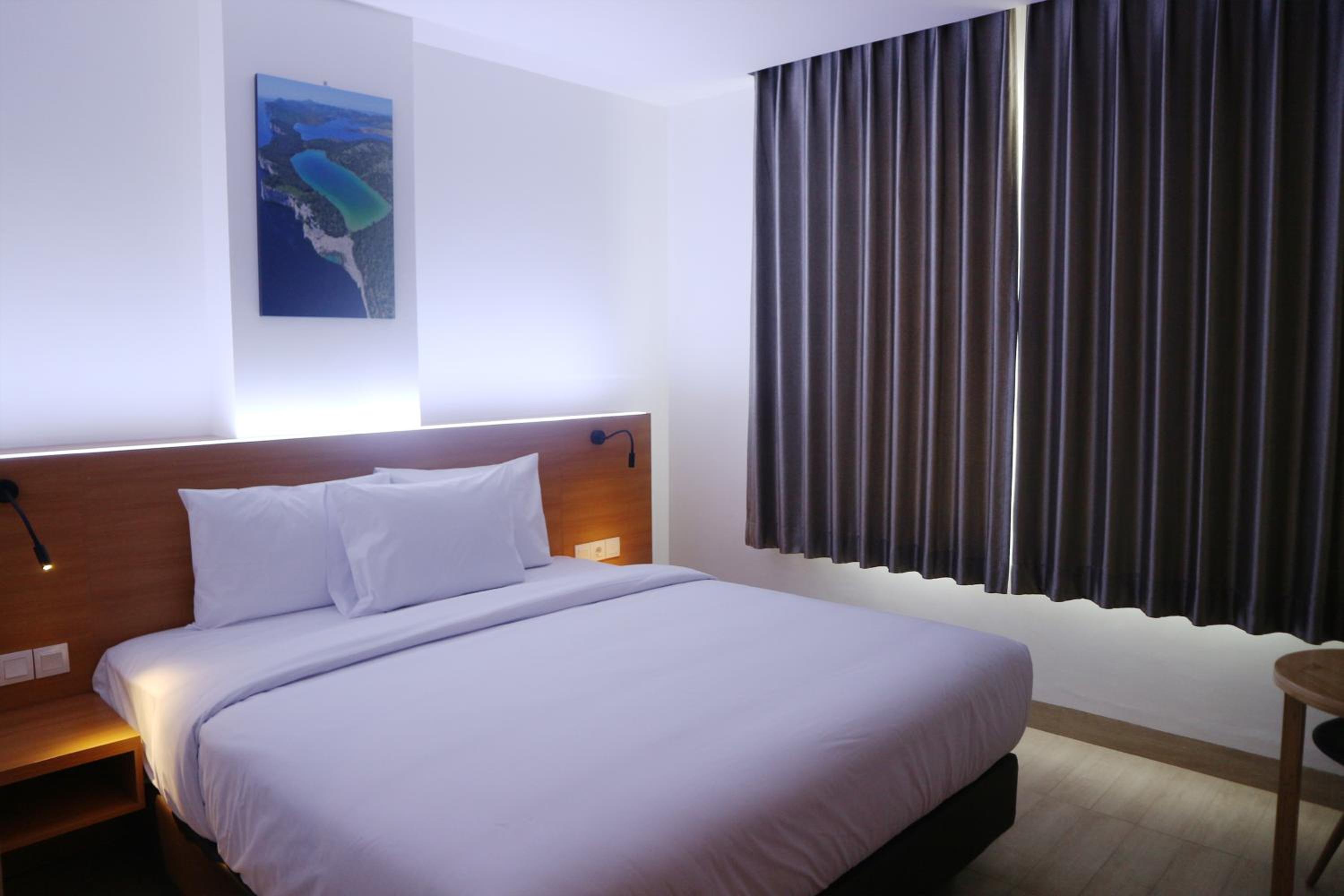 Superior, Double or Twin Bed, Grand Thamrin Hotel 2/10