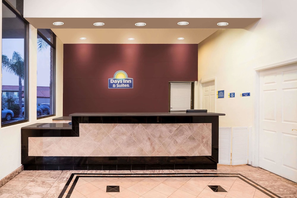 Days Inn & Suites By Wyndham Anaheim At Disneyland Park 7/44
