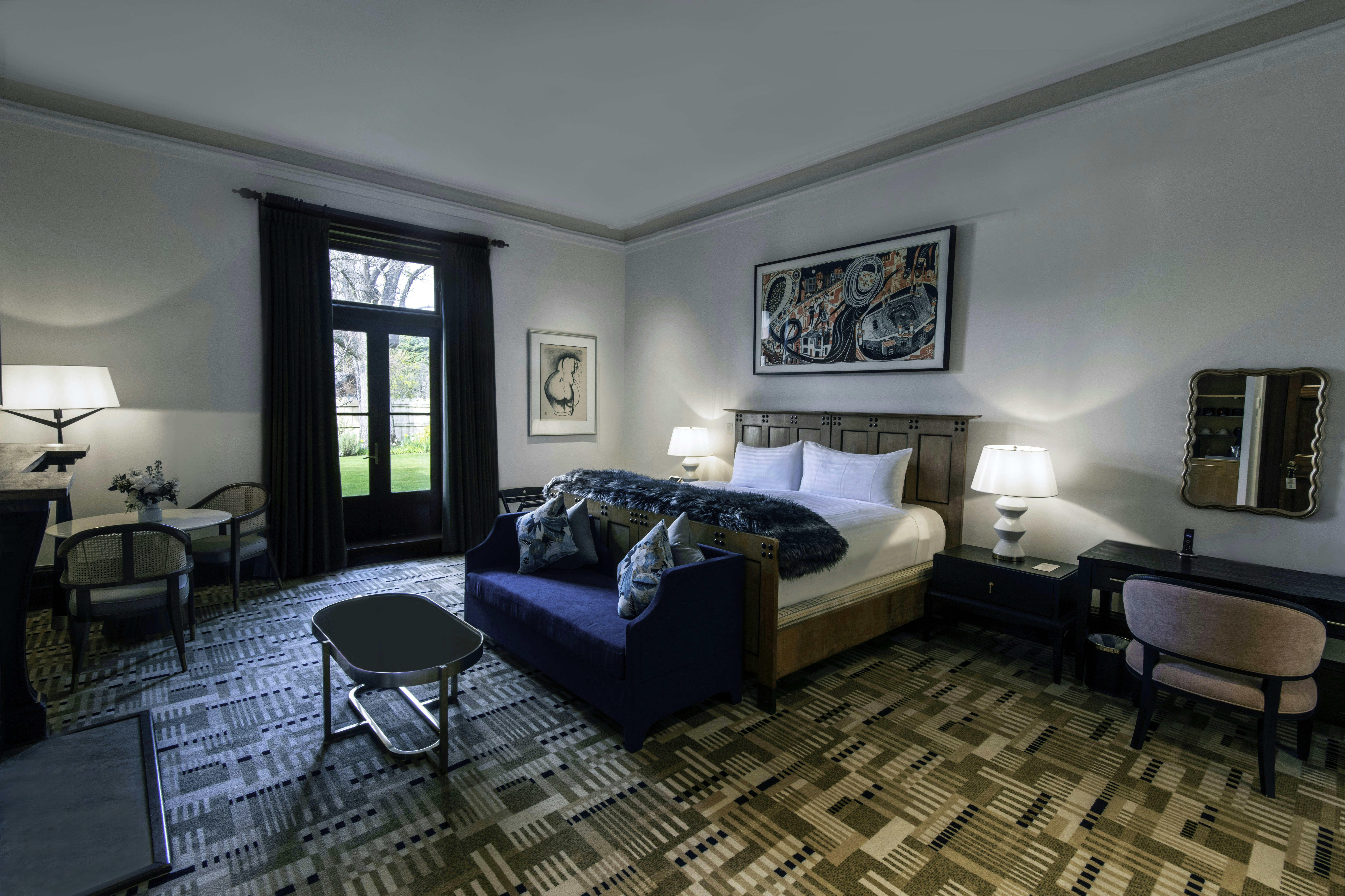 SIGNATURE, SUITE