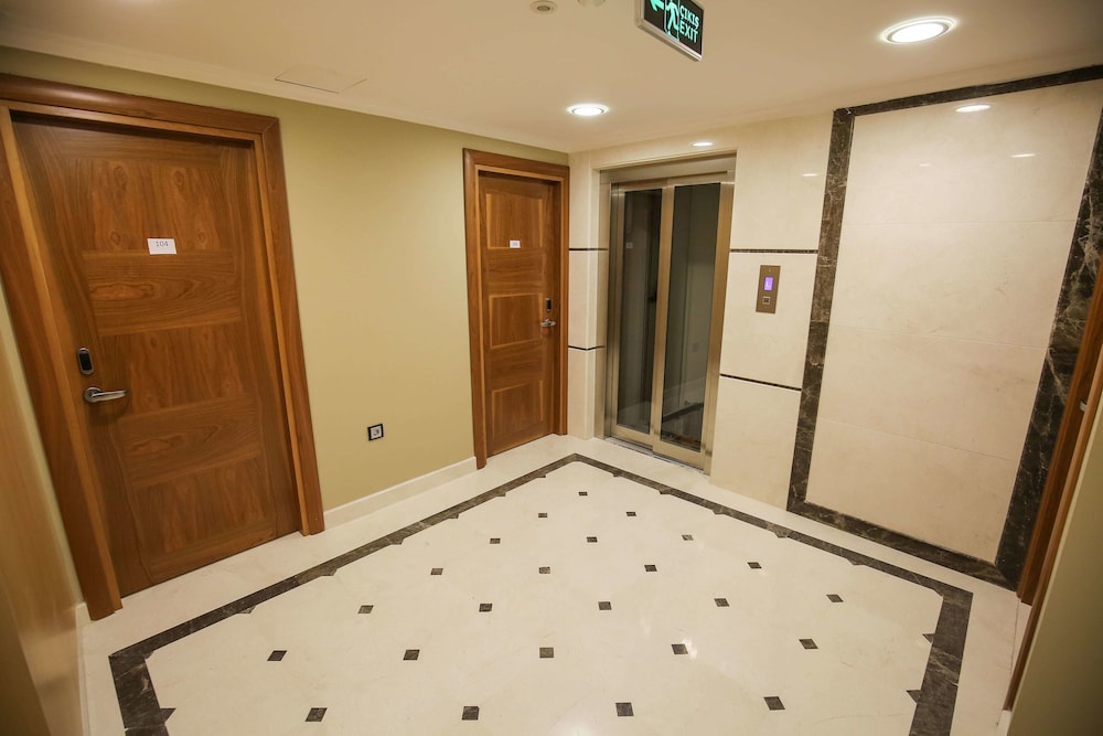 Artika Hotel 9/48