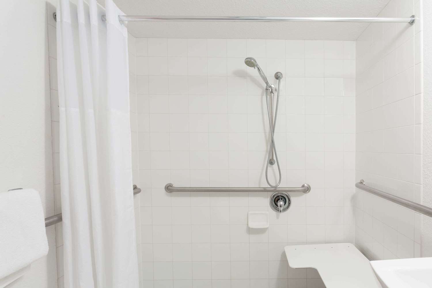 Travelodge By Wyndham Deltona 47/48